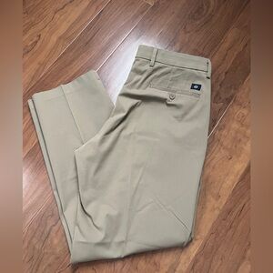 EUC Men's Dockers City Tech Trousers W33x30  (worn only once)